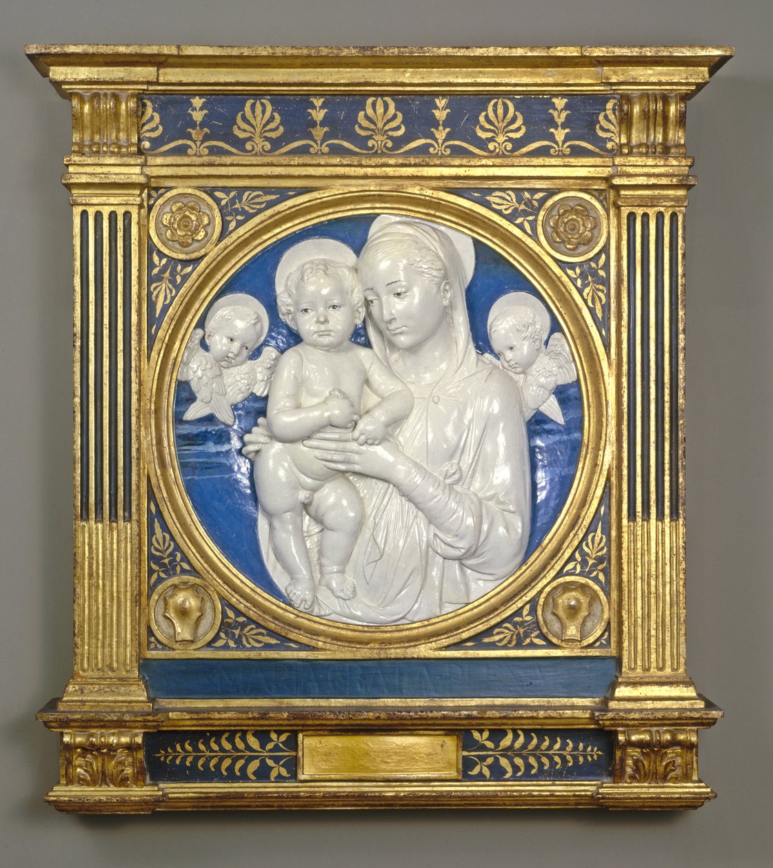 Madonna und Kind mit Cherubim, ca. 1485 von Andrea Della Robbia