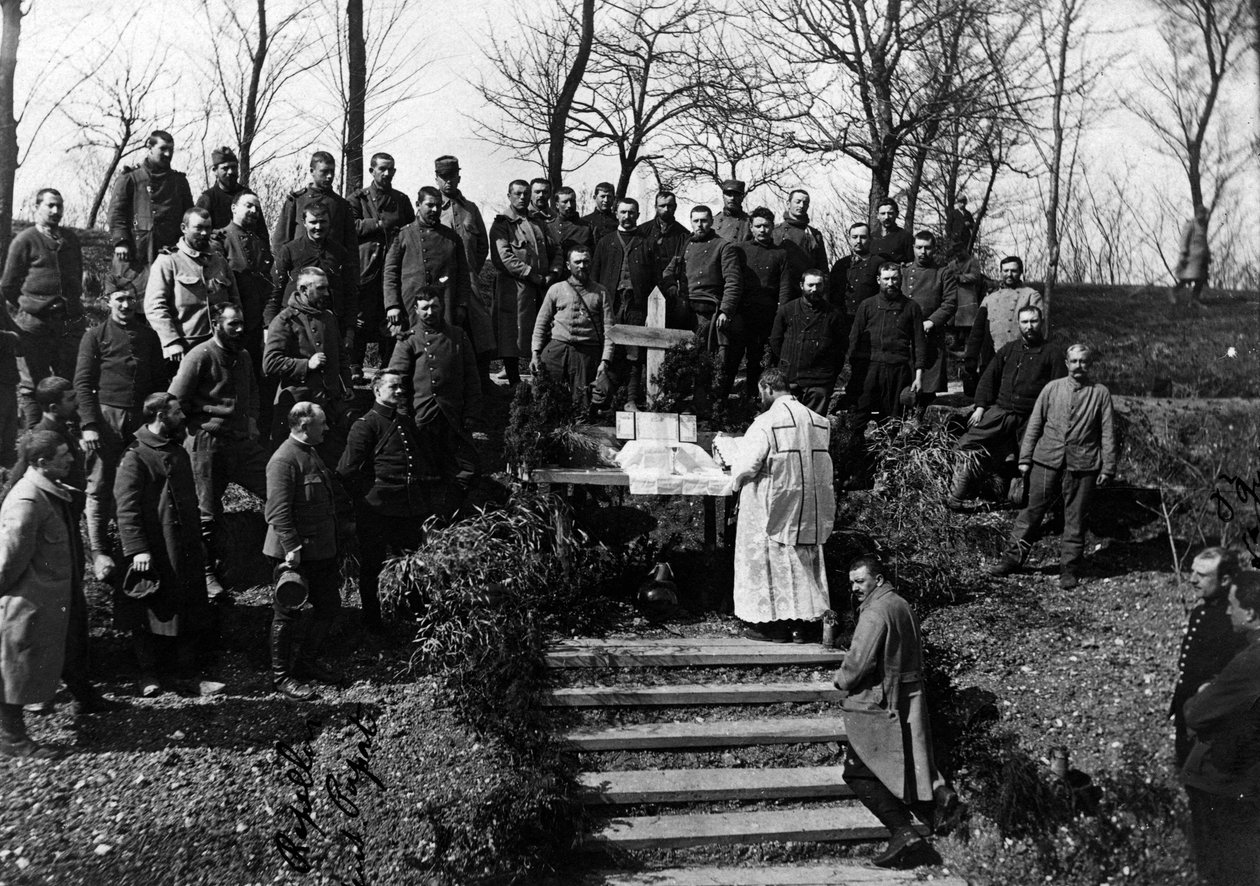 Erster Weltkrieg (1914-1918): Sonntagsmesse auf dem Ferme de Canny (Canny-sur-Matz) (Département 60: Oise) im Mai 1915. Private Sammlung von Anonymous Anonymous