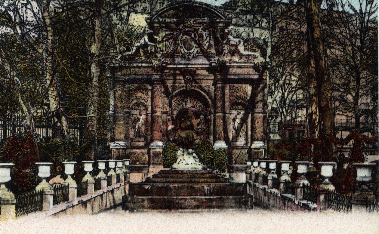 Paris: Blick auf den Fontaine Medicis in den Gärten von Luxemburg. Fotografie von 1920 in „Artistic Album“ der Stadt Paris. Private Sammlung. von Anonymous Anonymous