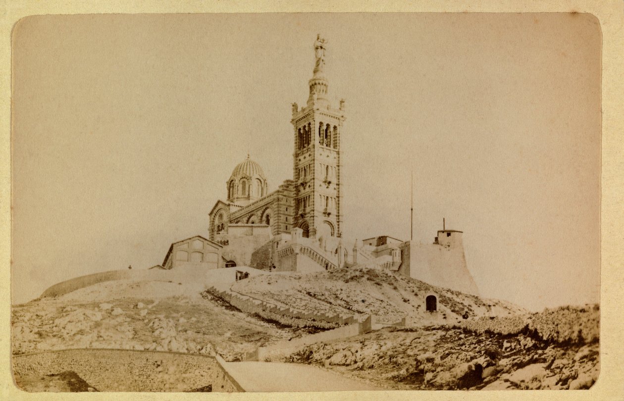 Die Stadt Marseille und ihre Umgebung um 1885-1890: Notre Dame de la Garde von Anonymous Anonymous