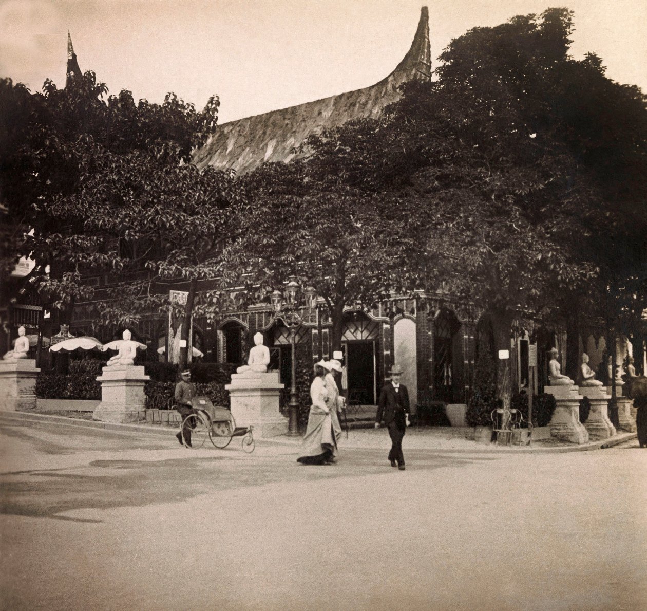 Weltausstellung 1900 - Exposition Universelle de 1900 in Paris: Die Niederländischen Kolonien. Private Sammlung von Anonymous Anonymous