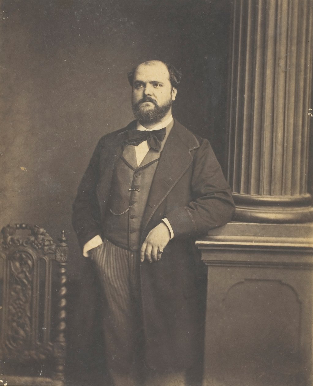 Unbetitelt Mann stehend, en Face, 1855-1869 von Antoine Samuel Adam Salomon