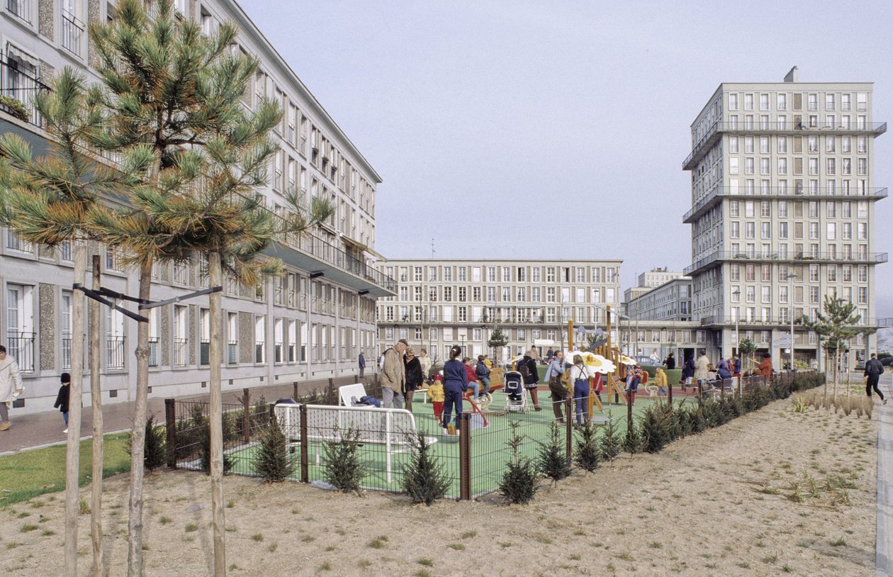 Wohngebäude in Le Havre (Seine Maritime). Stadt am 15.07.2005 von der UNESCO zum Weltkulturerbe erklärt. Le Havre war die am stärksten zerstörte Stadt Frankreichs während des Zweiten Weltkriegs (1939-1945). Wiederaufgebaut unter der Leitung von Auguste Per von Auguste Perret