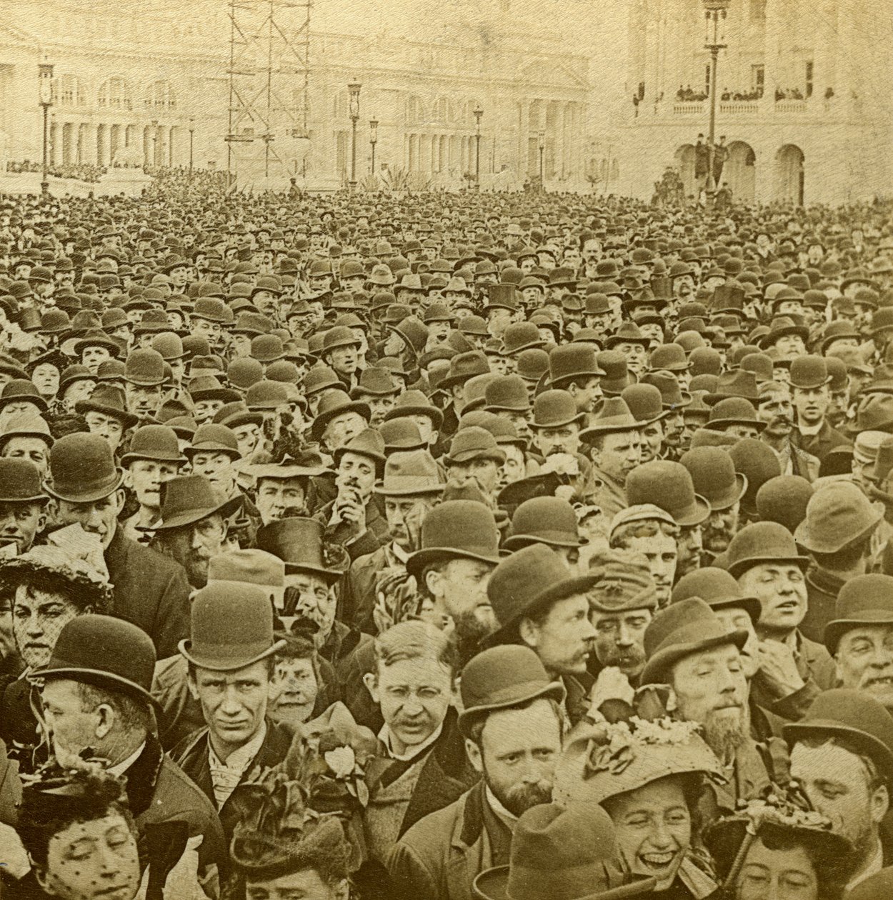 Menschenmenge bei der Eröffnung der Kolumbianischen Ausstellung, Chicago, Illinois, USA, 1893 von B. W. Kilburn