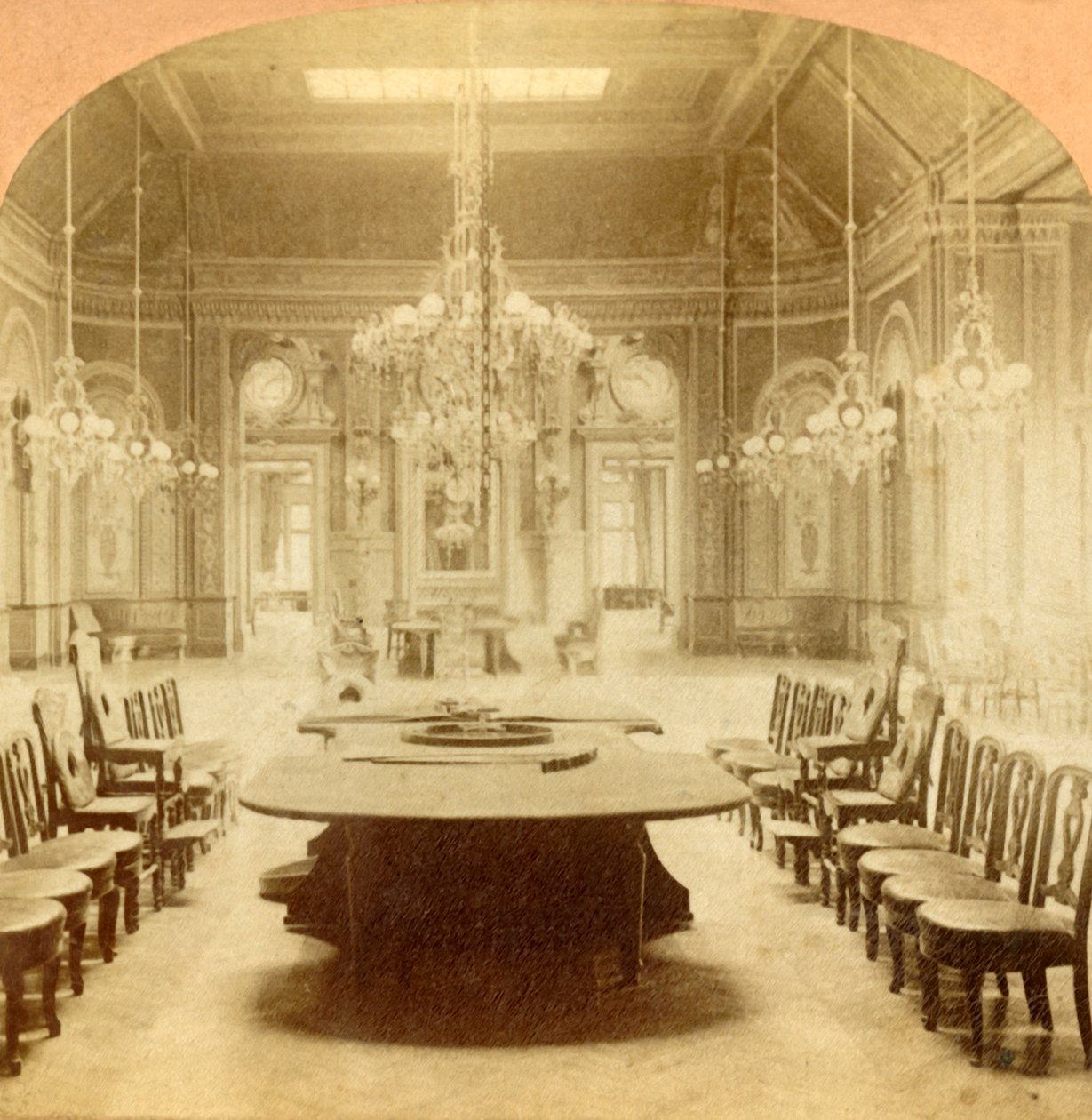 Die Haupthalle im Spielhaus von Monte Carlo, 1897 von B. W. Kilburn