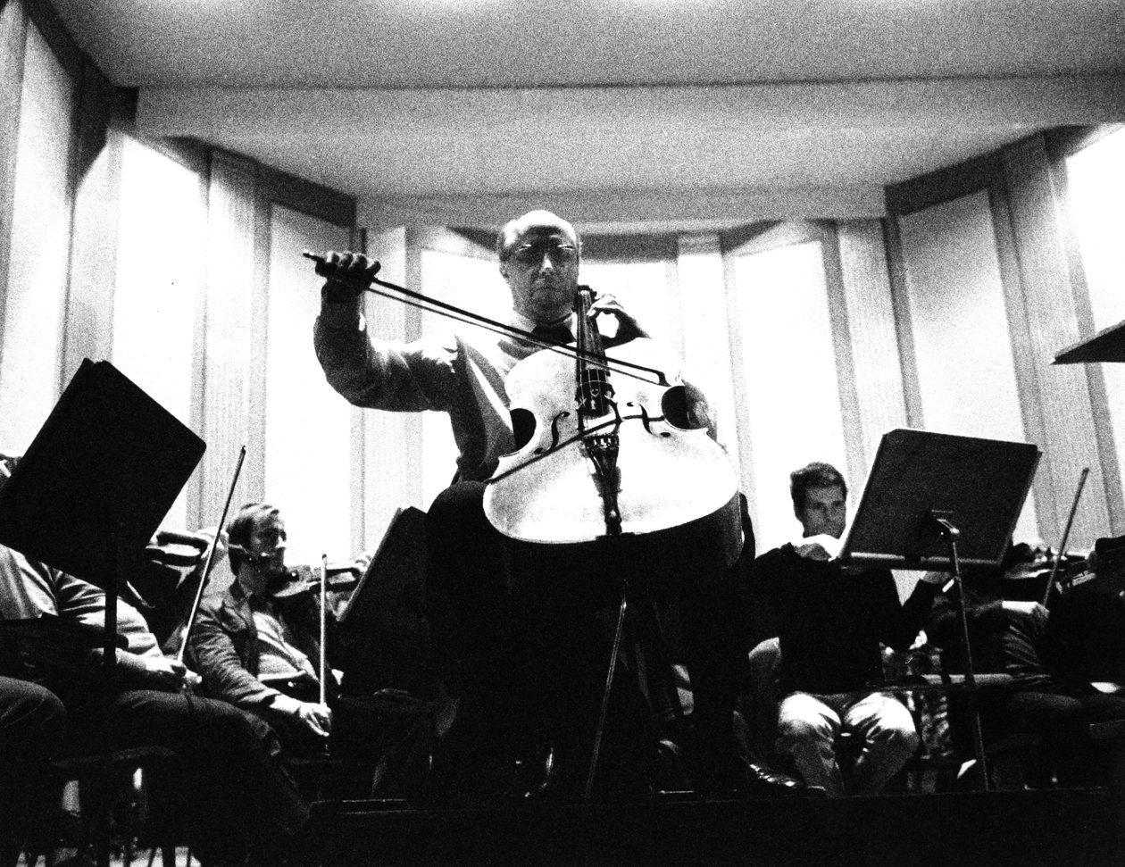 Mstislav ROSTROPOVICH von Bernard Perrine: Kunstdruck kaufen