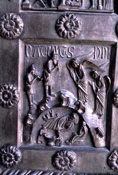 Tafel, die die Geburt Christi von der Porta di S. Ranieri des Südquerhauses darstellt von Bonannus of Pisa