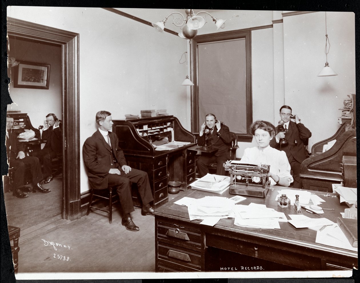 Hotel Records Office, New York, 1908 von Byron Company