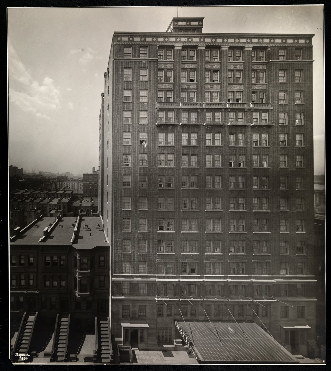 Das Hotel Robert Fulton, 228 West 71st Street, New York, 1920 von Byron Company