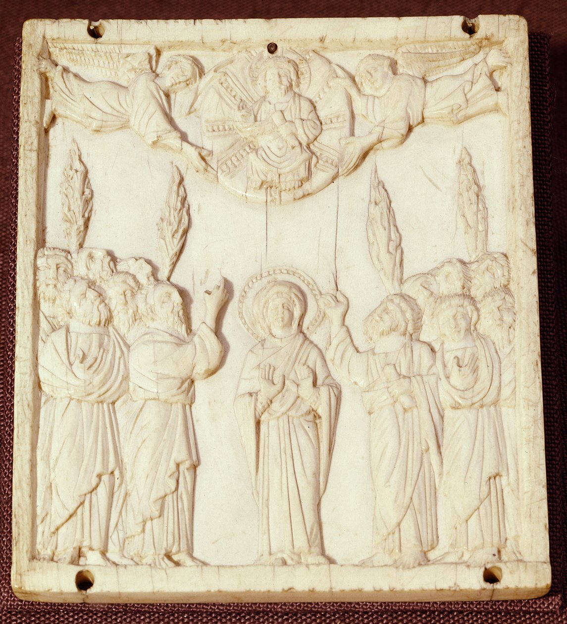 Plakette, die die Himmelfahrt darstellt, wahrscheinlich von einem Buchdeckel, frühes 11. Jahrhundert von Byzantine