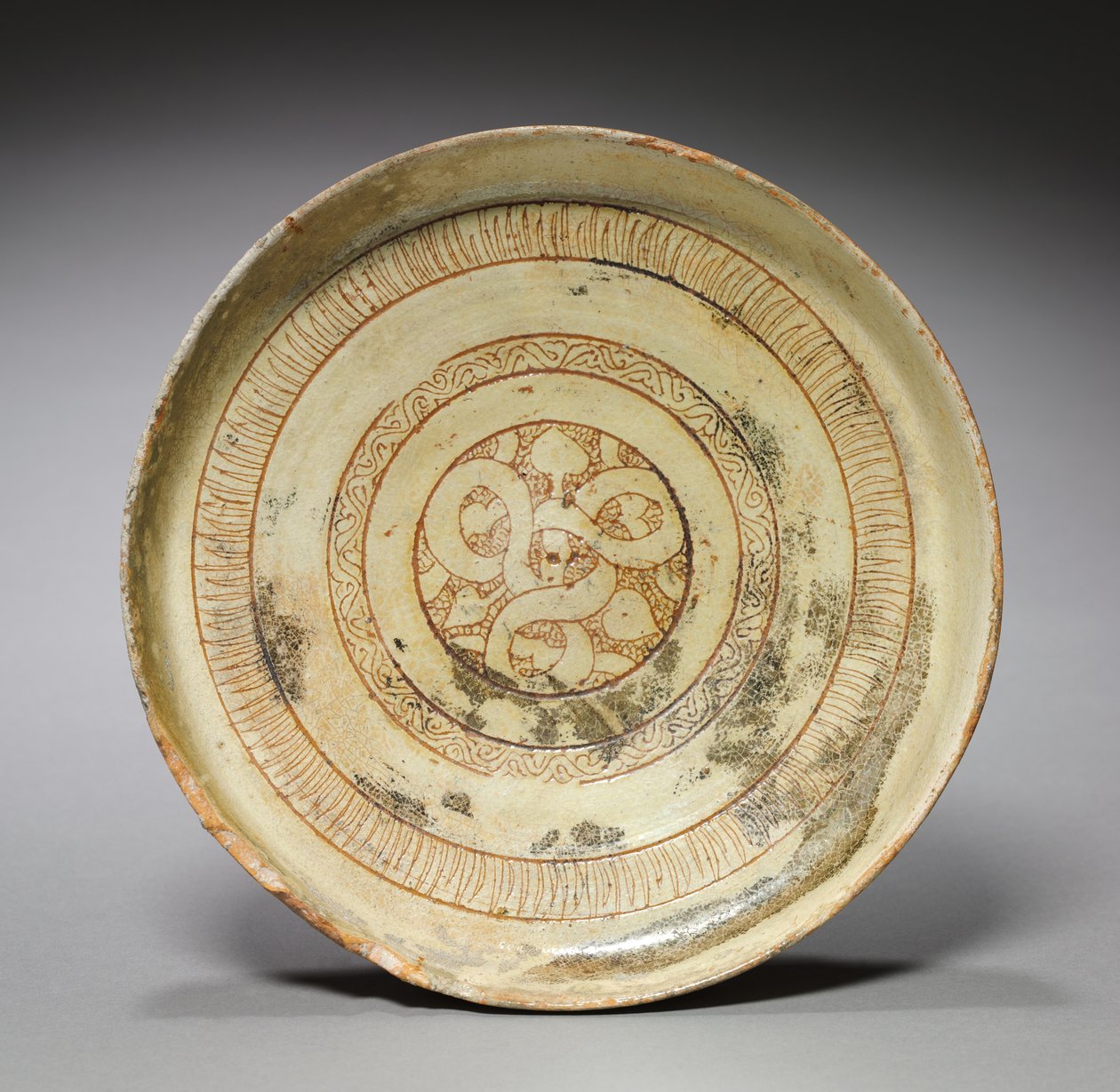 Tiefer Teller mit dekorativen Mustern, 1100er von Byzantine