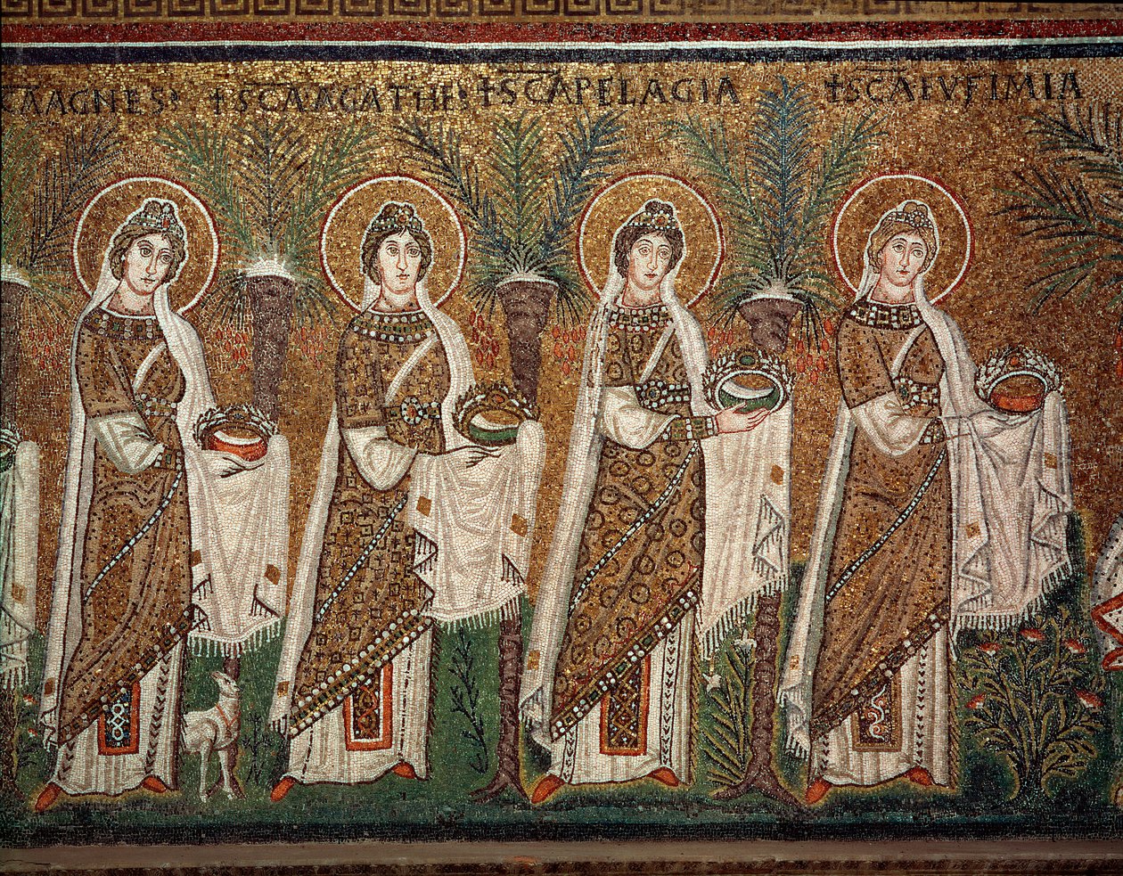 Prozession der Jungfrauen (Detail der Mosaiken, 6. Jahrhundert) von Byzantine School