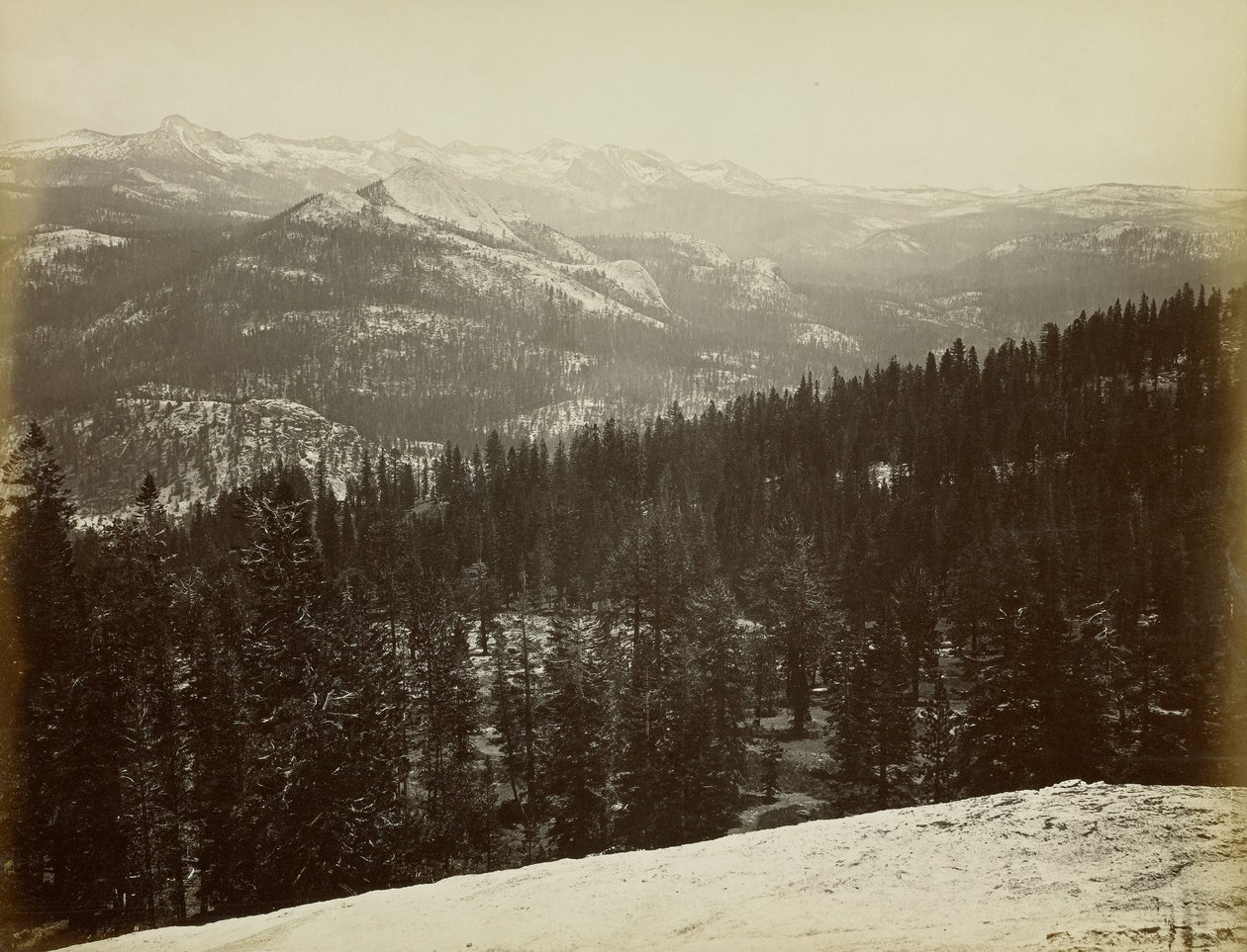 Merced-Gruppe vom Sentinel Dome von Carleton Watkins