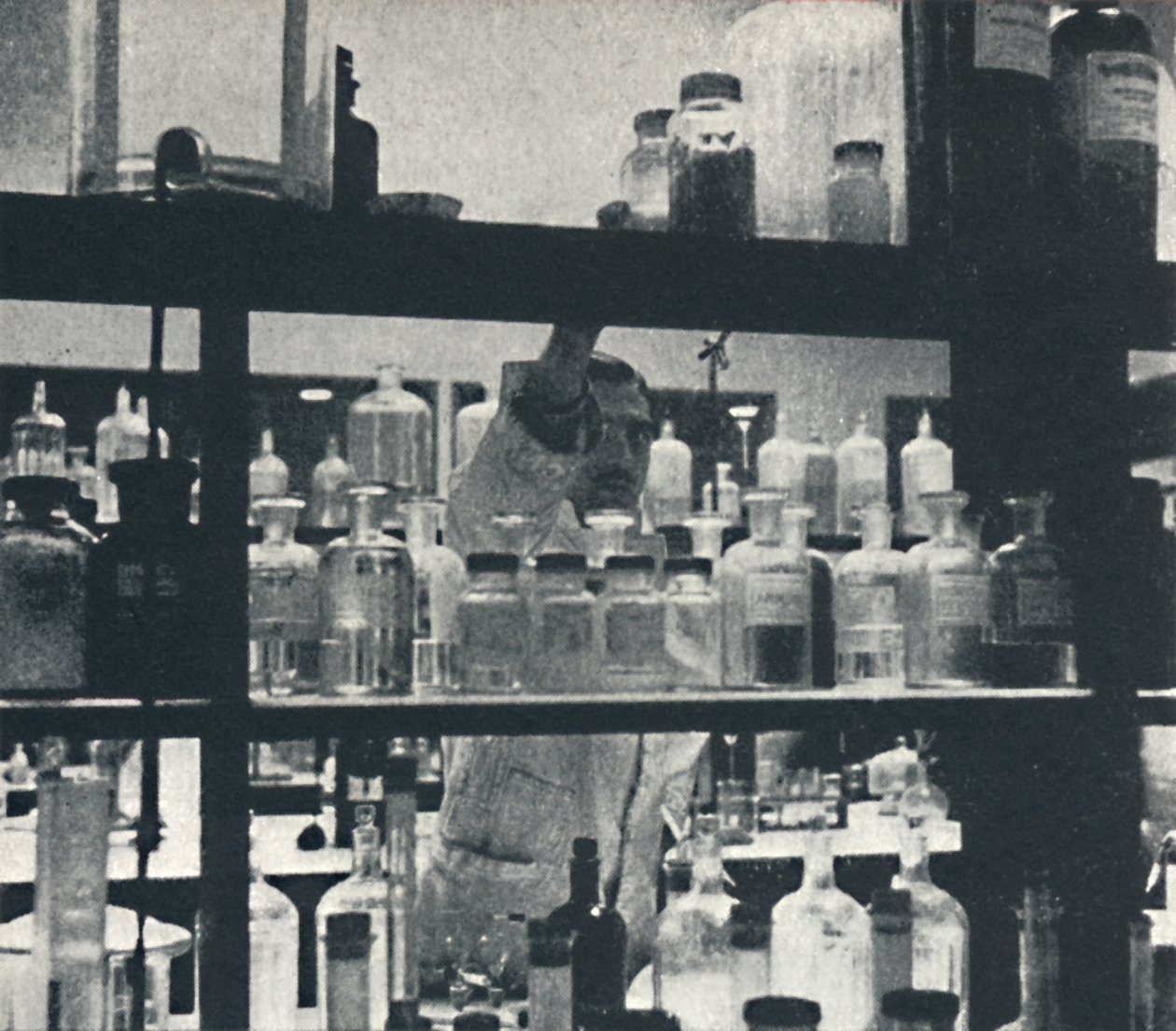 Experimentallabor: Flugzeugfabrik, 1941 von Cecil Beaton