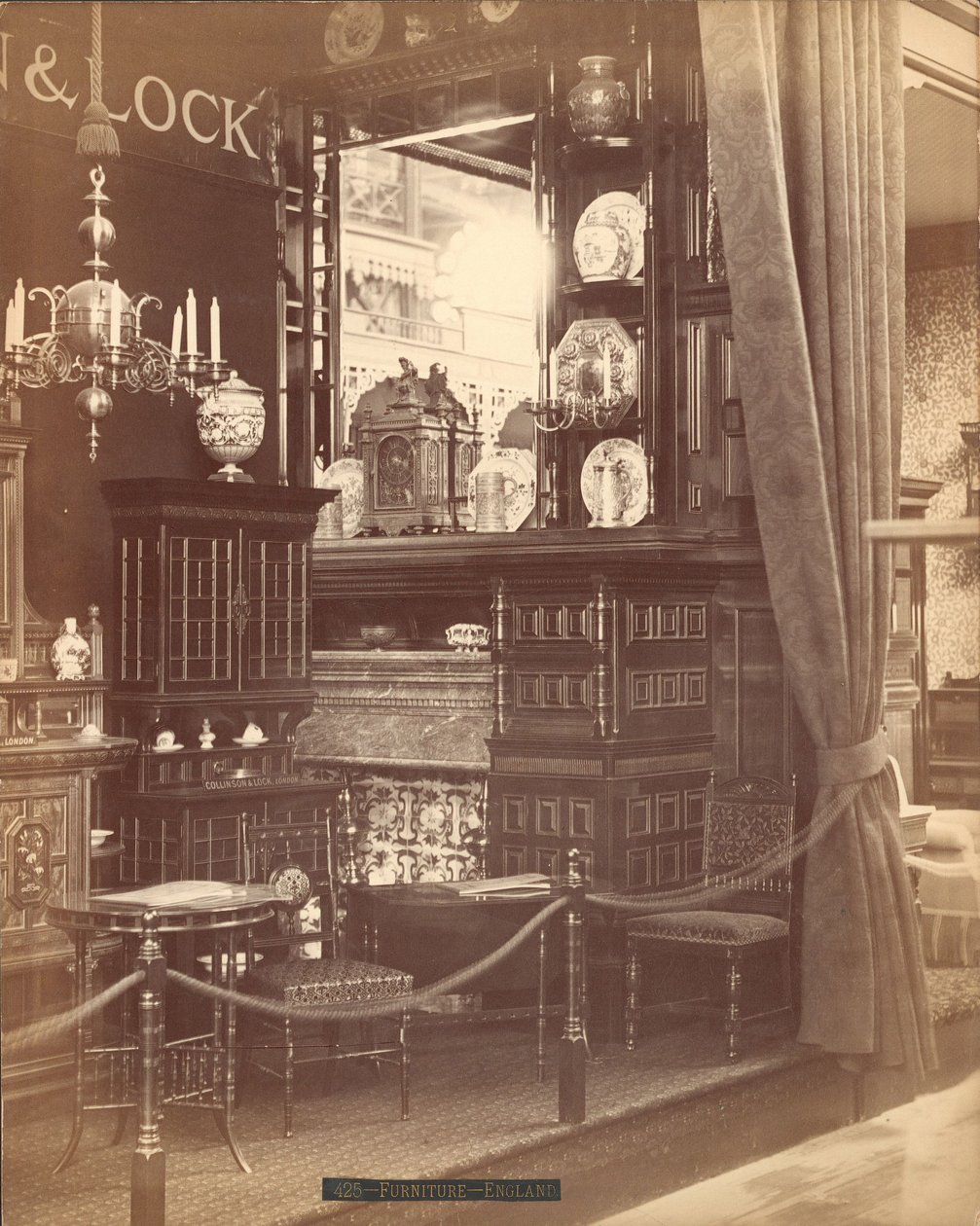 Collinson & Locks Möbelausstellung von Centennial Photographic Co.