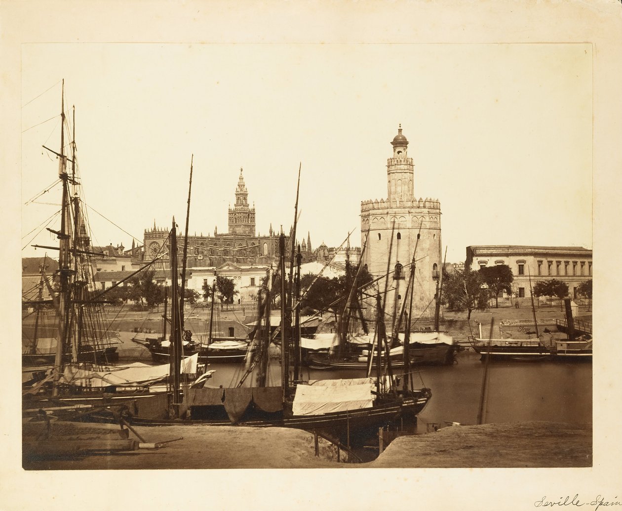 Kathedrale, Torre del Oro und Guadalquivir-Fluss, Sevilla von Charles Clifford