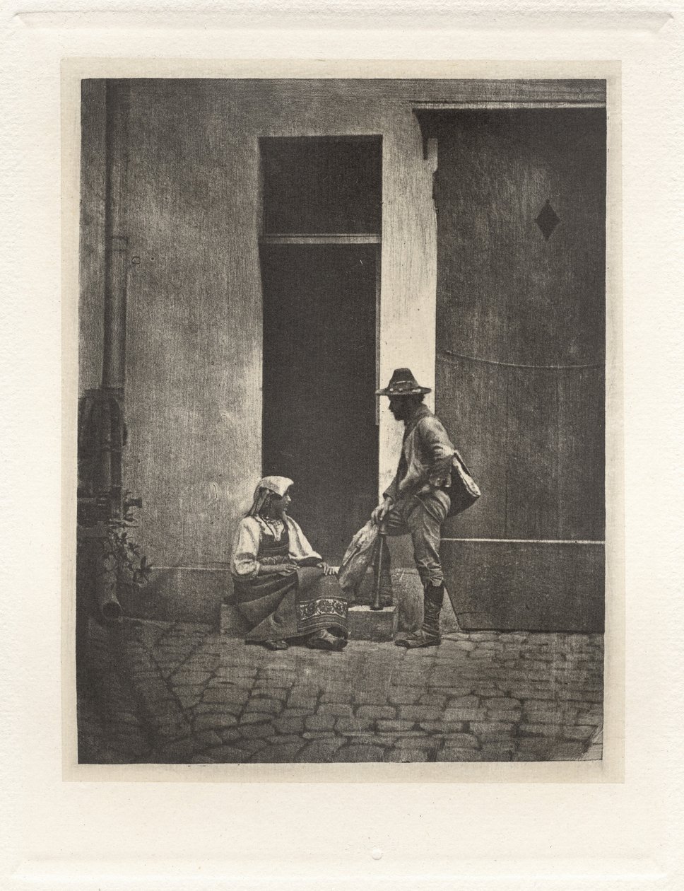 Pifferaro stehend und italienische Bäuerin sitzend, im Hof des 21 Quai Bourbon (Tafel IV) von Charles Nègre, André Jammes
