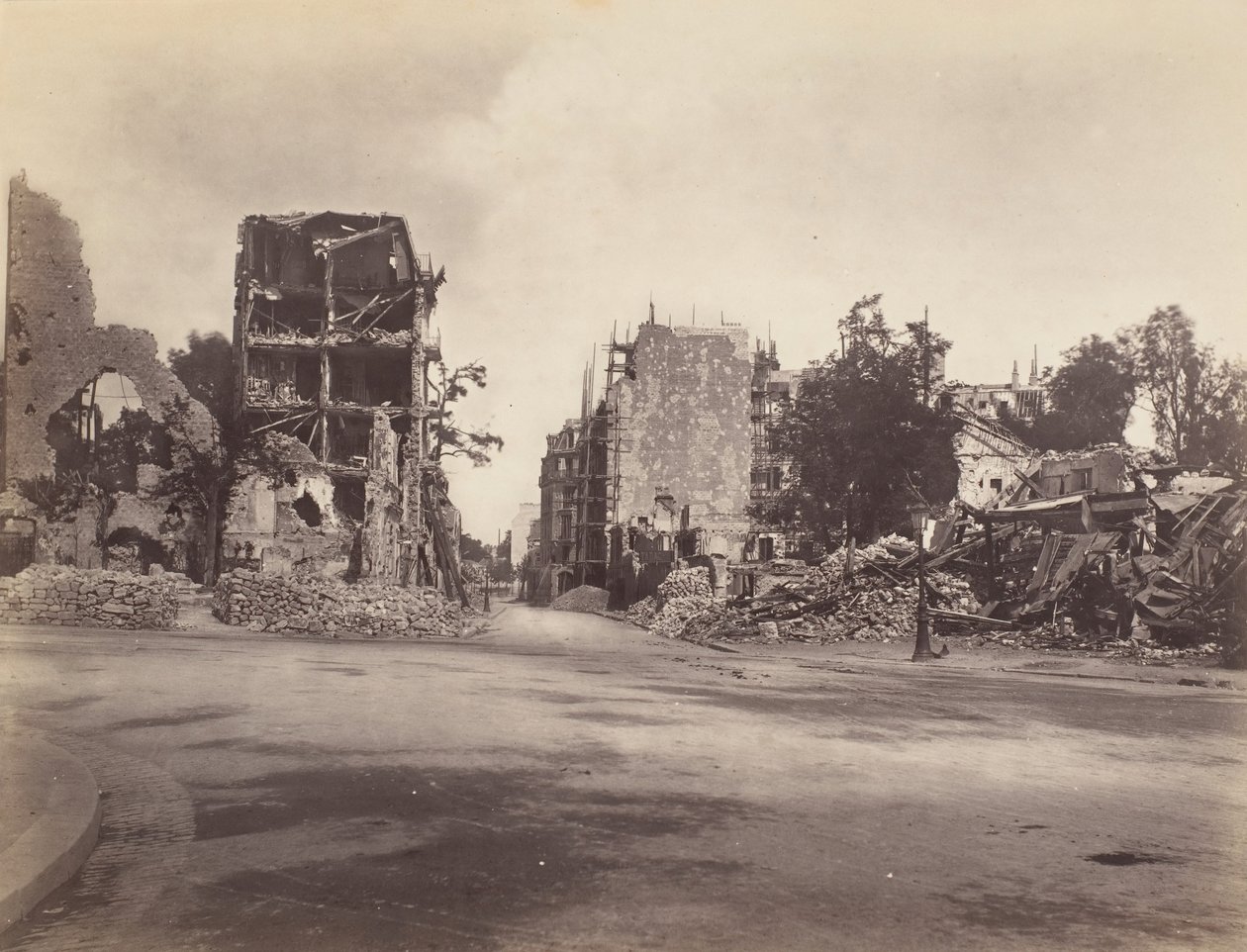 Häuser am Tor von Auteuil, Mai 1871 von Charles Soulier