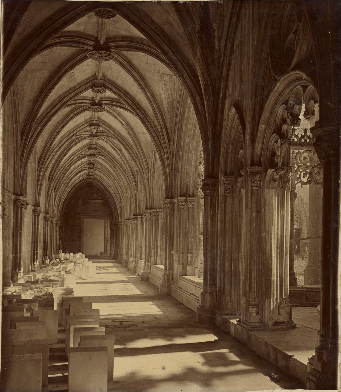 [Gewölbter Flur, Batalha] von Charles Thurston Thompson