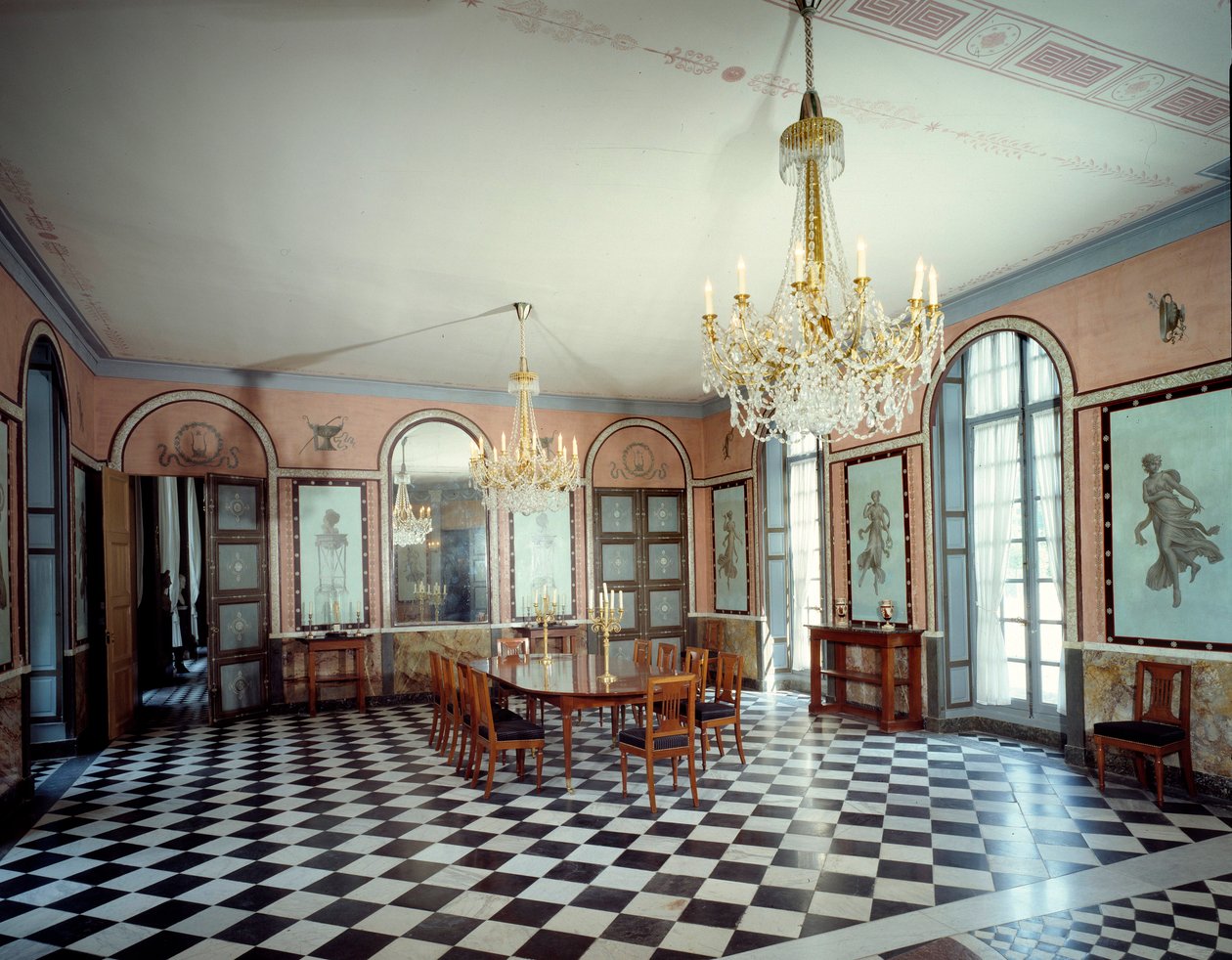 Ansicht des Speisesaals des Schlosses Malmaison, Residenz von Kaiser Napoleon I (1769-1821), dekoriert von Charles Percier (1764-1838) und Pierre Francois Leonard Fontaine (1762-1853) 1800 Rueil Malmaison, Musée du Château von Charles and Fontaine Pierre Percier