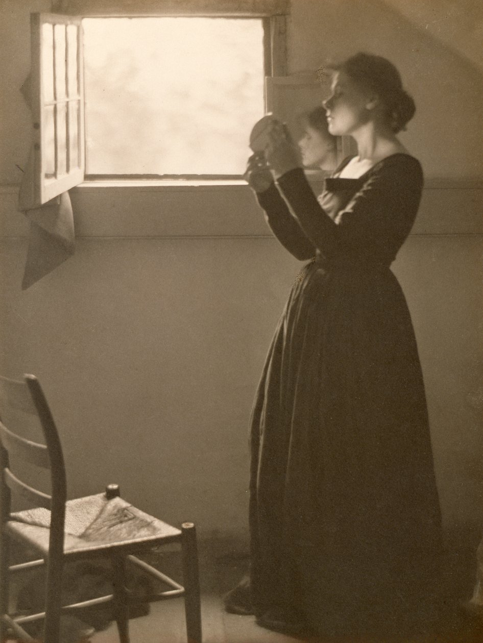 Mädchen mit Spiegel, 1898 von Clarence Henry White