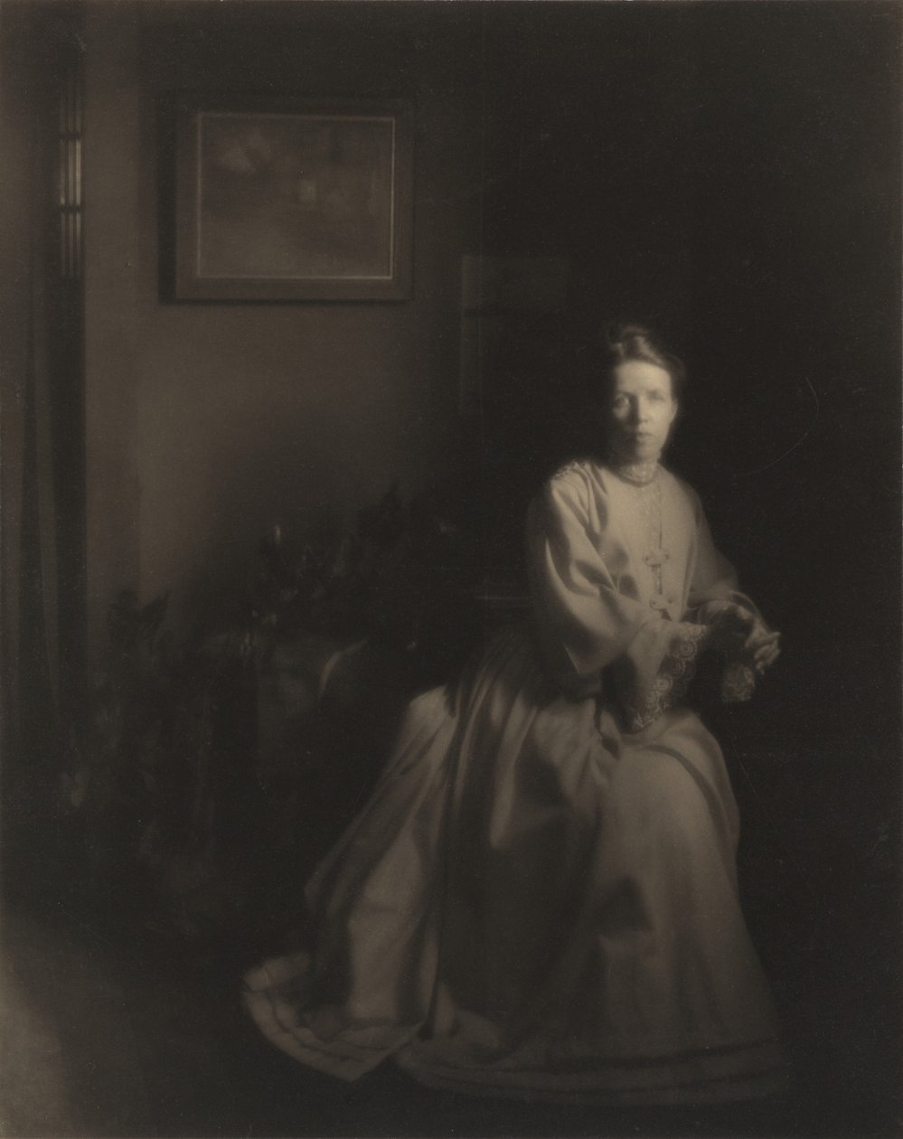 Mrs. White - Im Studio, 1907, gedruckt ca. 1920er von Clarence Henry White