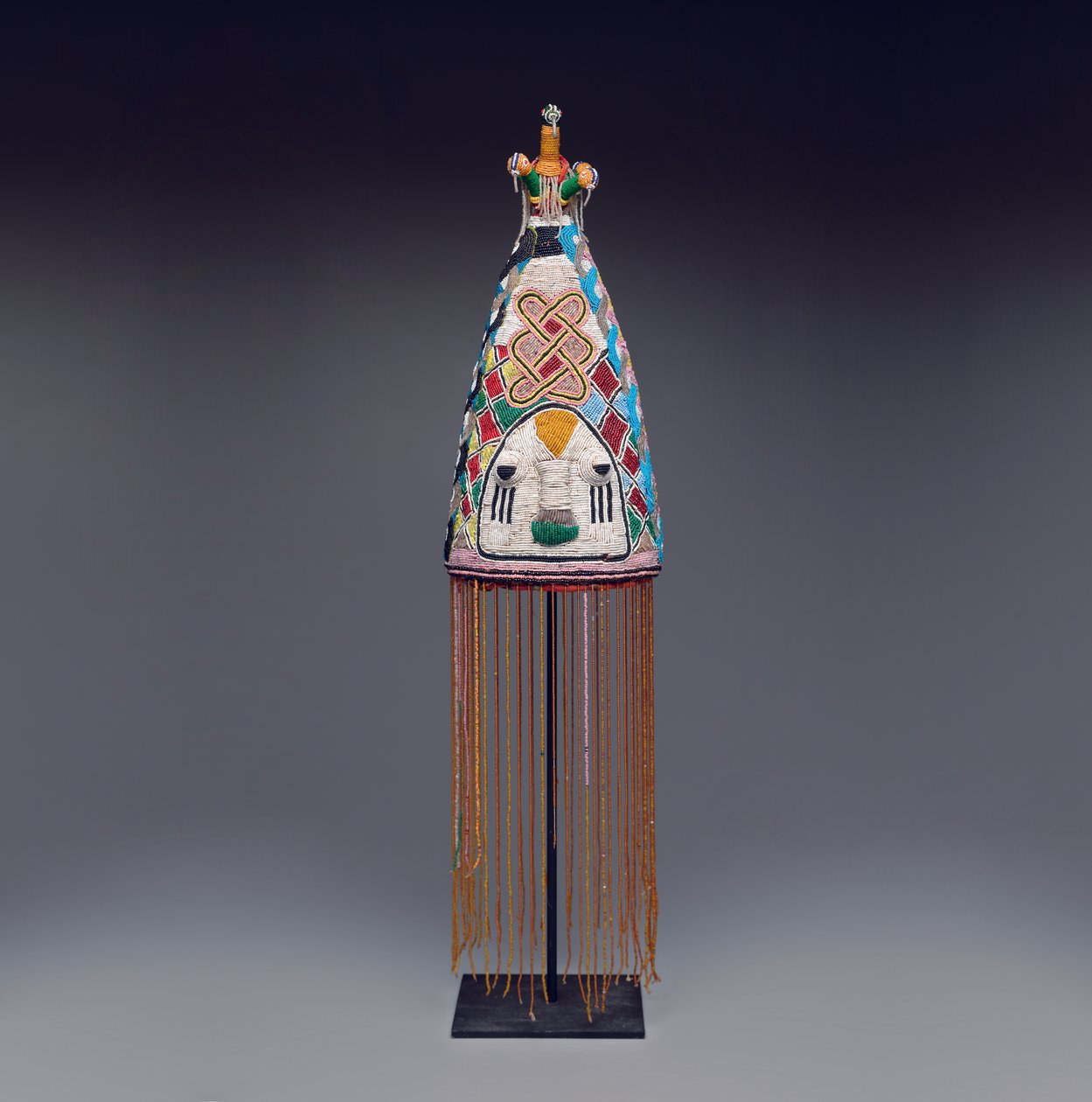 Königskrone (ade), spätes 19. bis frühes 20. Jahrhundert (Glasperlen, Stoff, Korbflechterei und Faser) von Yoruba Culture