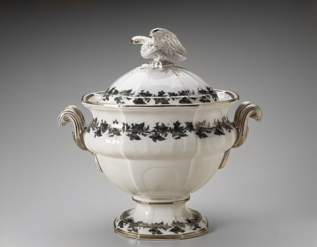 Suppenterrine, um 1853 von Dale Hall Pottery T. J. and J. Mayer