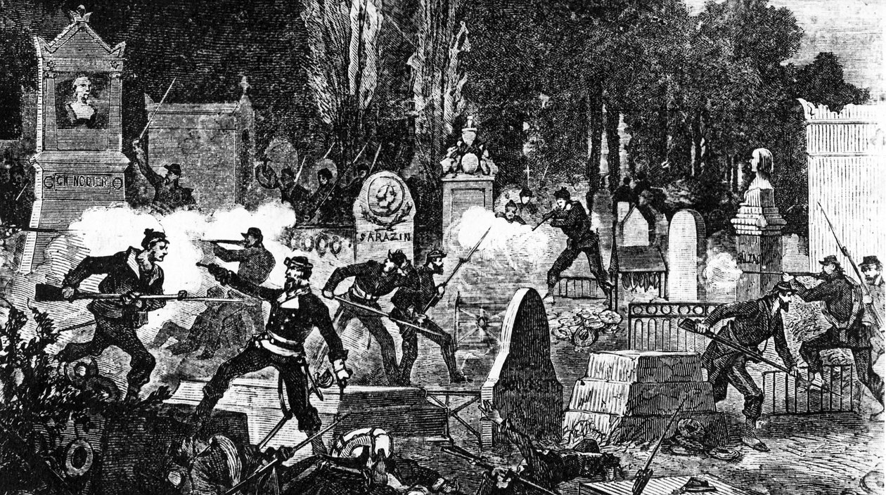 Die letzte Schlacht der Pariser Kommune auf dem Friedhof Père Lachaise, graviert von Louis Joseph Amedee Daudenarde, aus 