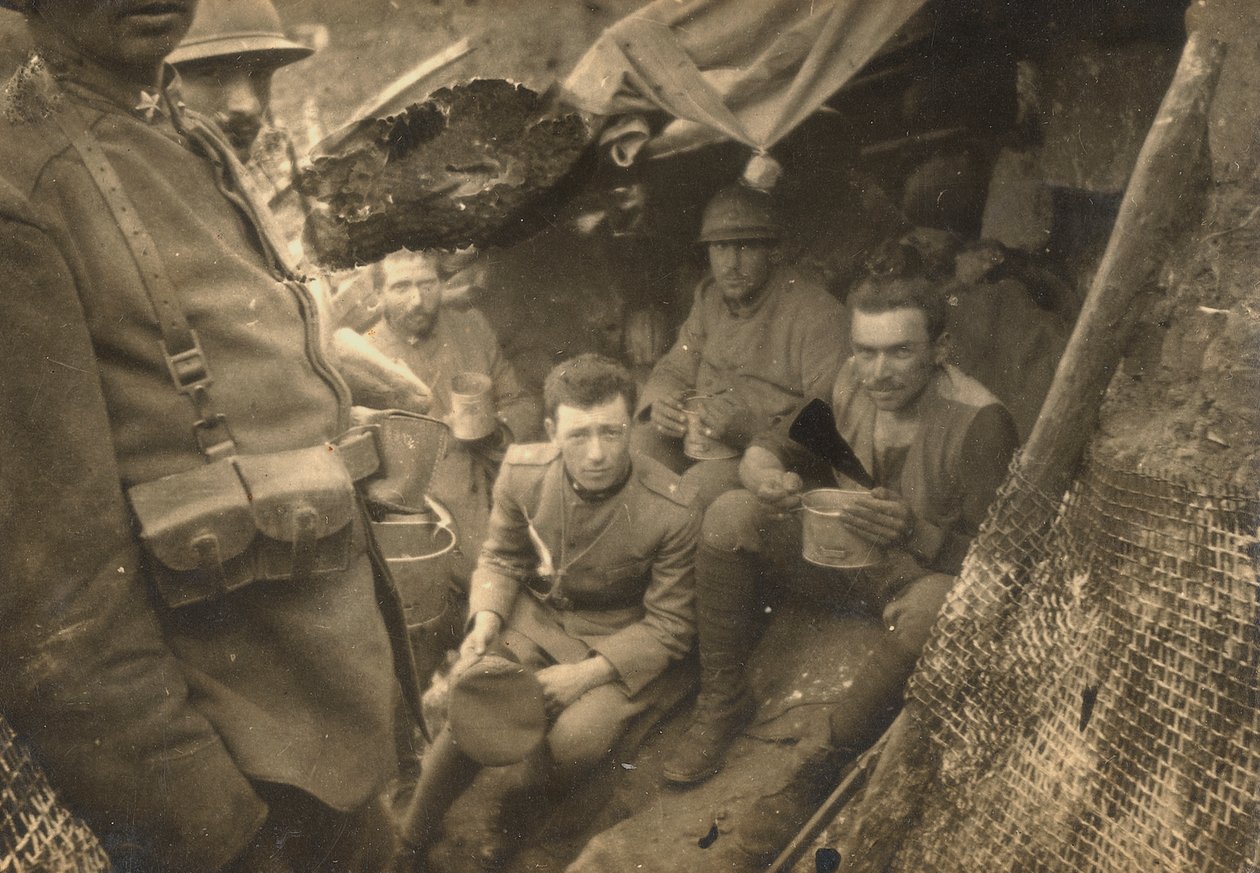 Gruppe von Soldaten in einem Schützengraben während des Ersten Weltkriegs von Dario Gentilini