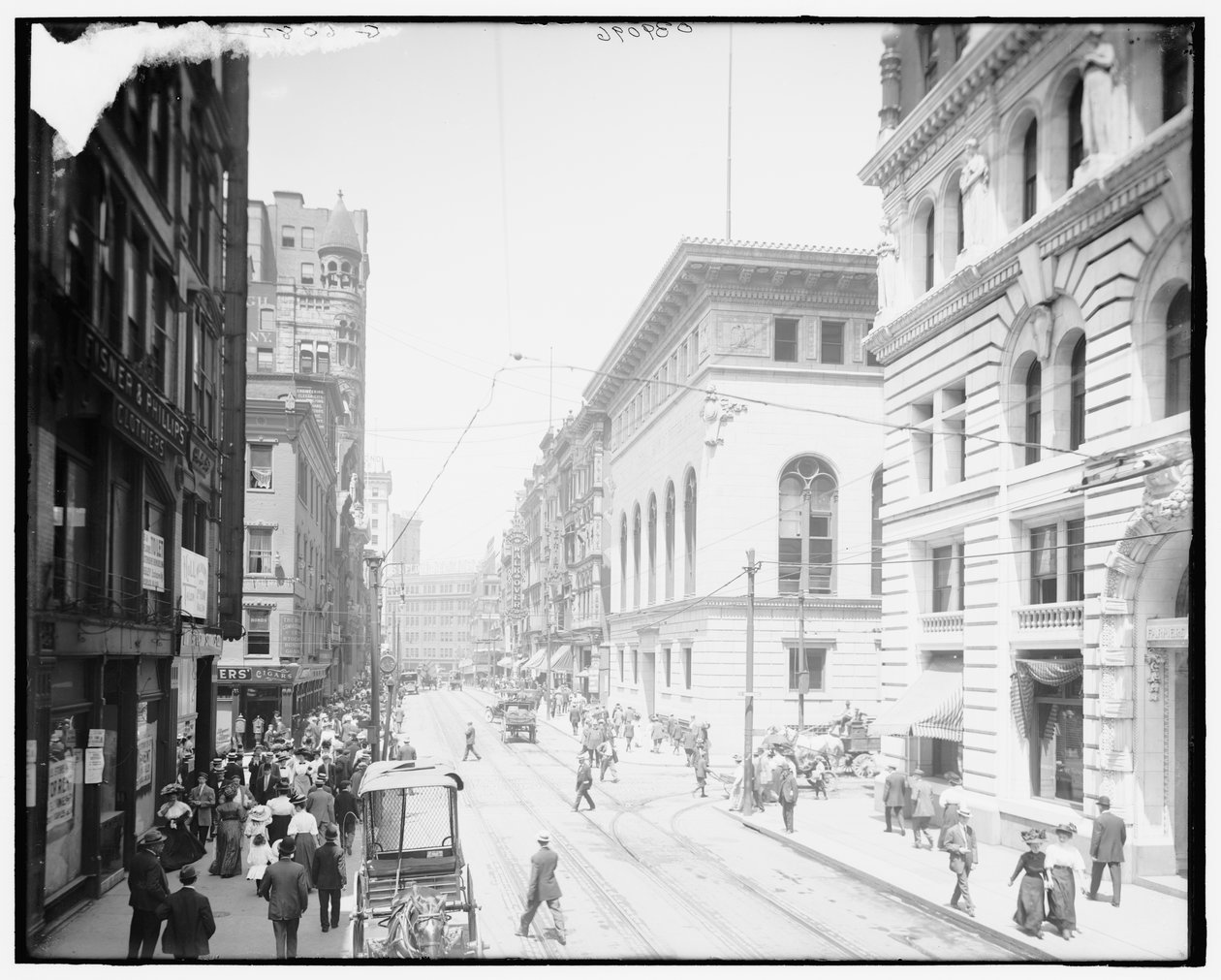 Ecke Fifth Avenue und Wood Street, Pittsburgh, Pa. von Detroit Publishing Co.
