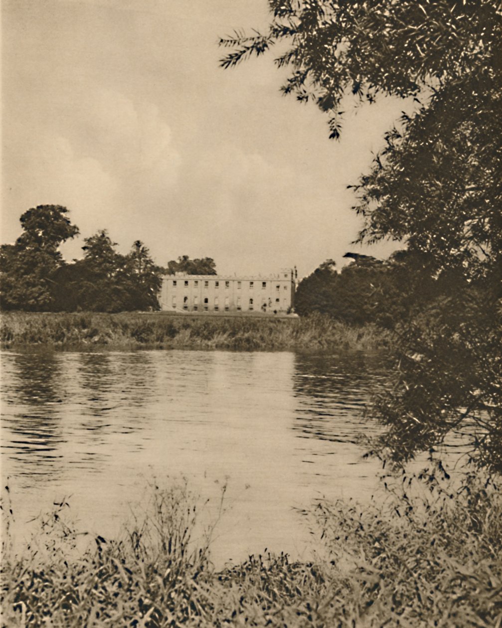 Fair Thames wäscht die schilfigen Ufer bei Syon House, um 1935 von Donald McLeish