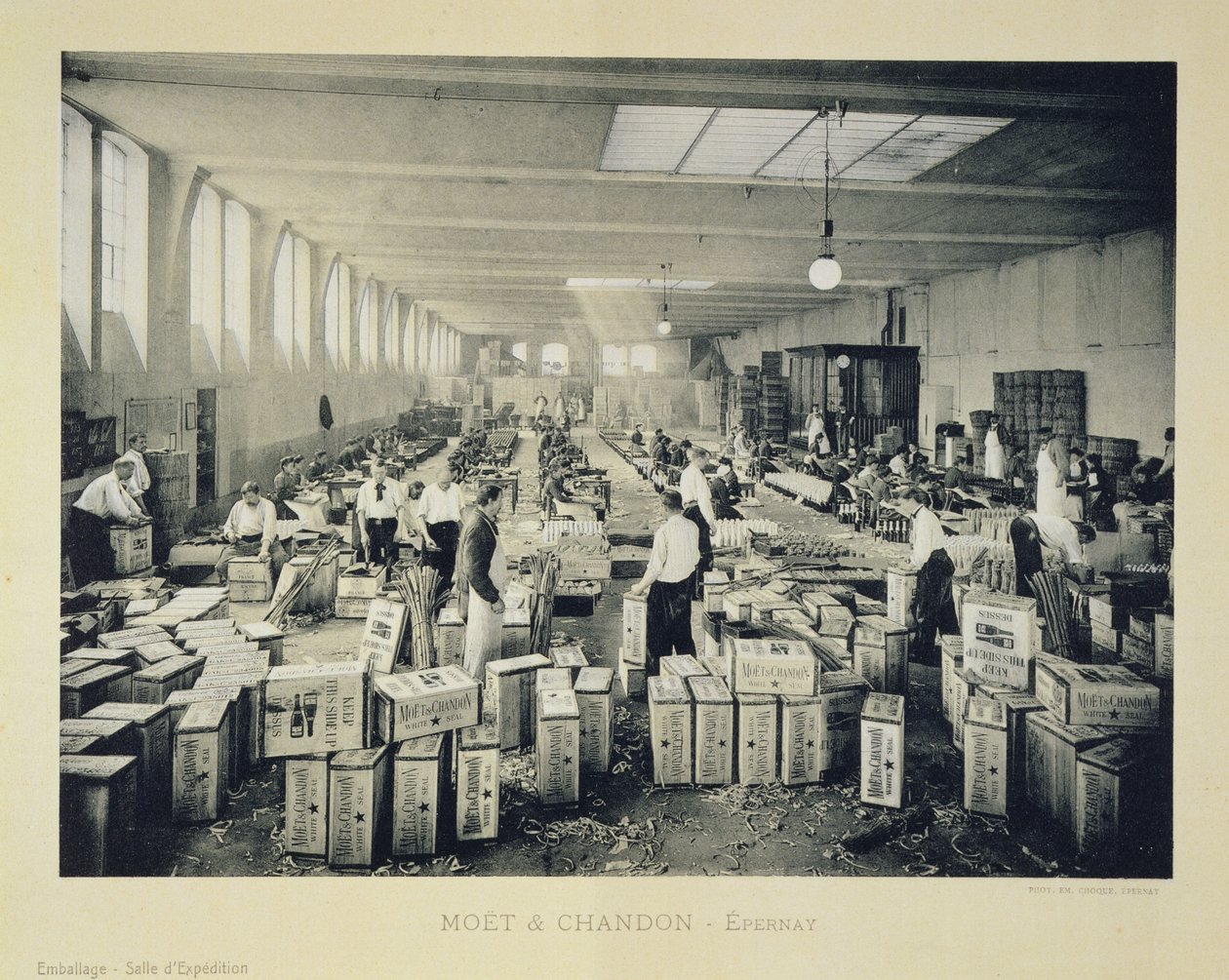 Verpackungskisten für den Versand, aus La France Vinicole, veröffentlicht von Moet & Chandon, Epernay (Fotolitho) von E.M. Choque