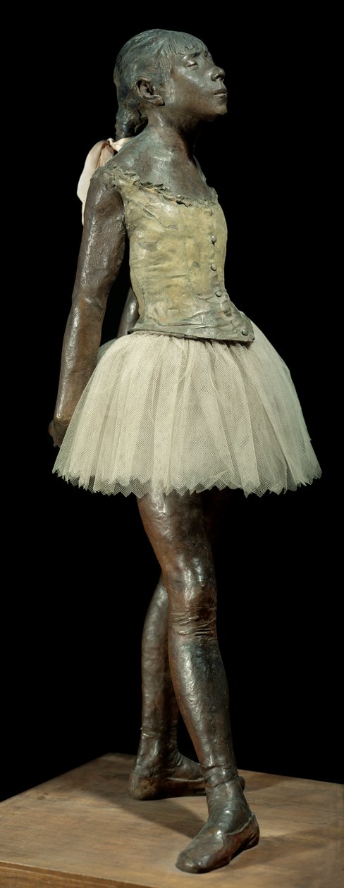 14 Jahre alt oder große Tänzerin in Bronze, Tüll und rosa Satin auf Holzsockel von Edgar Degas