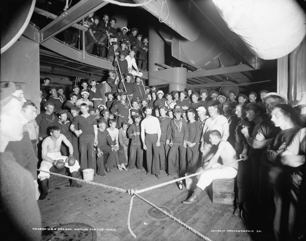 U.S.S. Oregon, wartet auf den Gong, 1896-1901 von Edward H. Hart