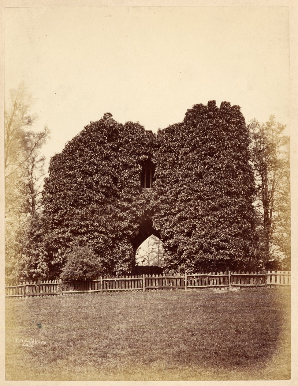 Ansicht eines Folly im Roundhay Park von Edward Wormald