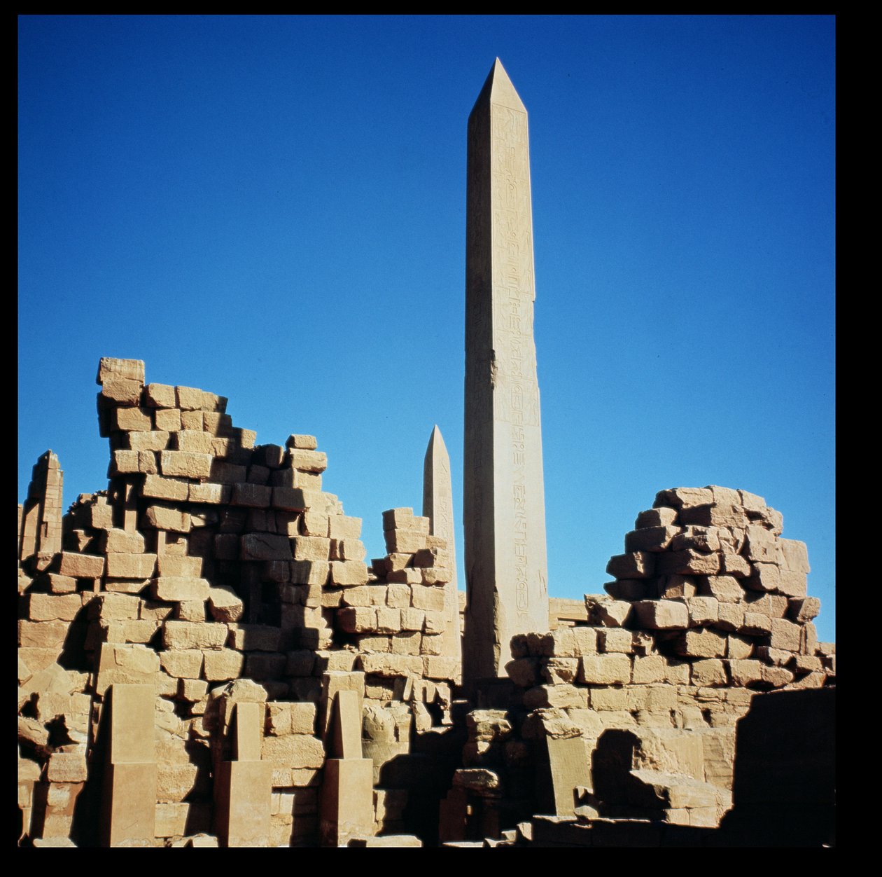 Die Obelisken von Tuthmosis I (1504-1492 v. Chr.) und Hatschepsut (1473-1458 v. Chr.) im Großen Tempel von Amun, Karnak-Tempel, Neues Reich von Egyptian 18th Dynasty