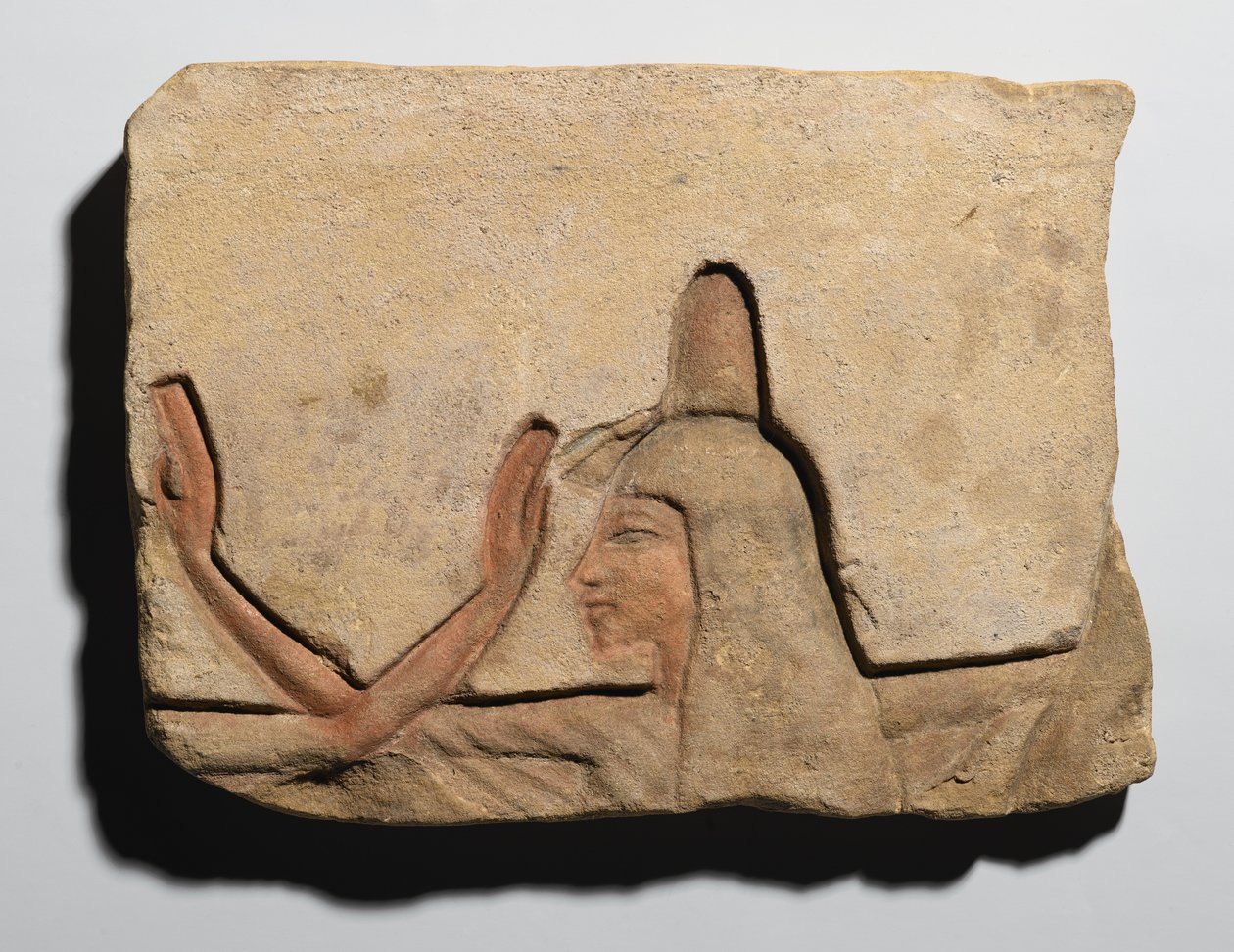 Platte, die eine Frau mit einem Weihrauchkegel darstellt, Neues Reich, ca. 1352-1336 v. Chr. von Egyptian 19th Dynasty
