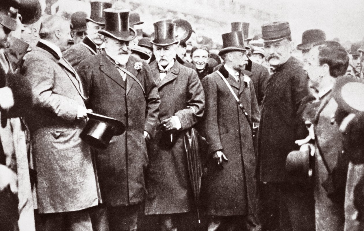 König Edward VII. und der Prinz von Wales in Epsom, 1909 von English Photographer
