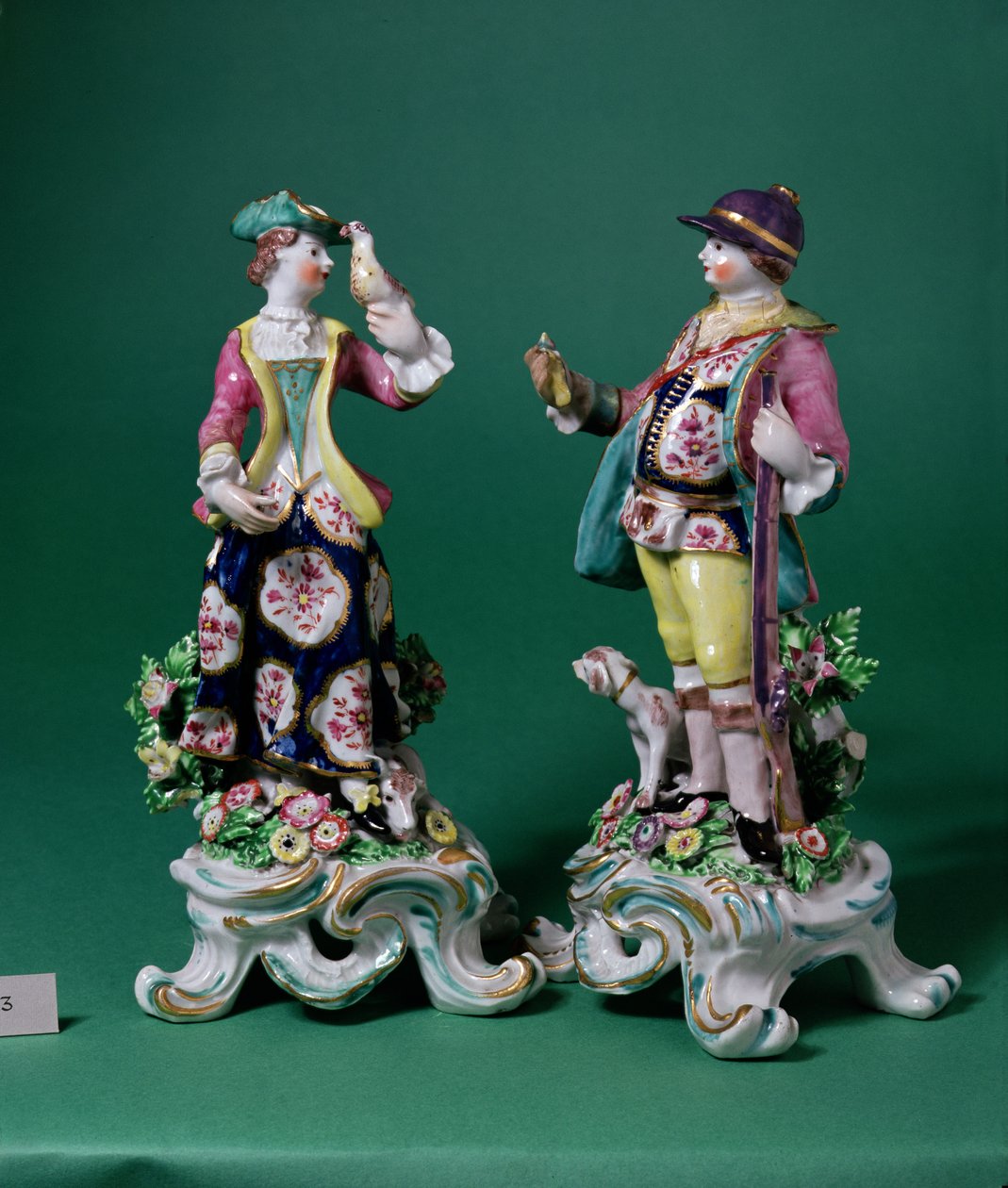 Paar Bow-Figuren eines Sportlers und seiner Begleiterin, ca. 1760 von English School