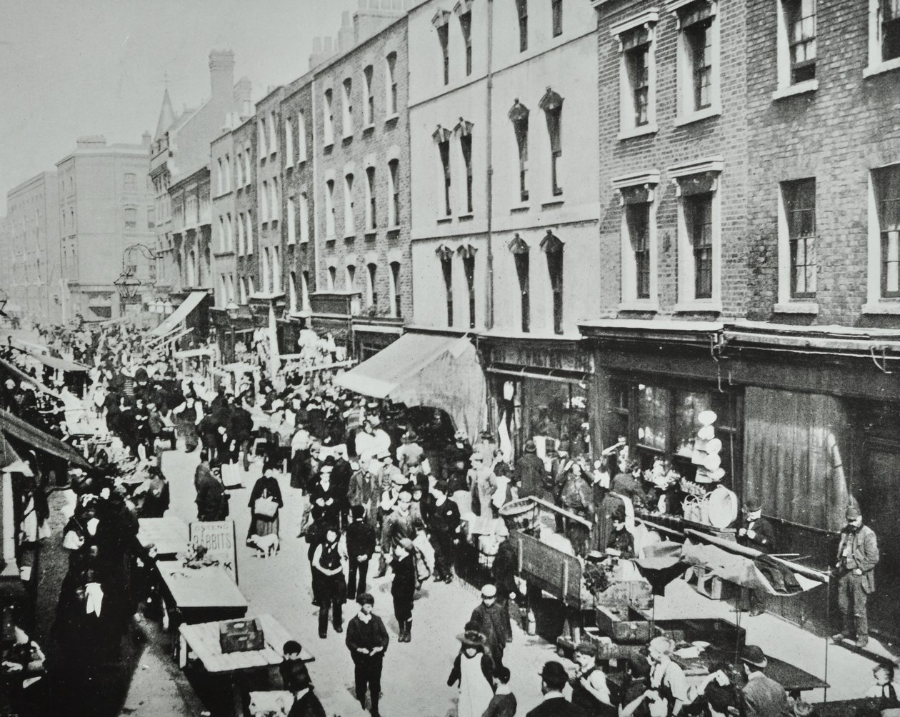 Brick Lane Market, Brick Lane: Gesamtansicht, 1895 von English Photographer