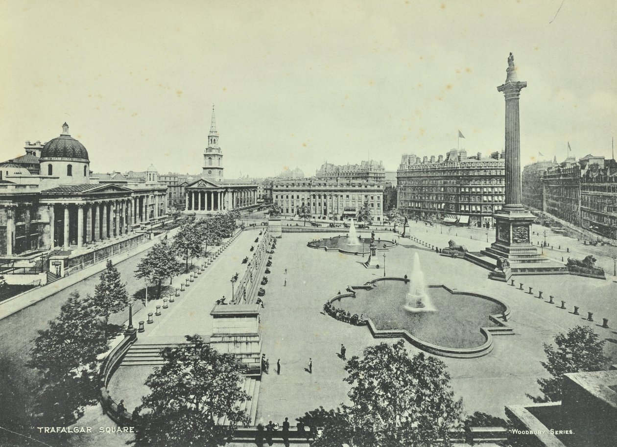 Saint Martin in the Fields National Gallery Nelsonsäule, Trafalgar Square, Westminster LB: Dachansicht Blick nach Osten, 1895 von English Photographer