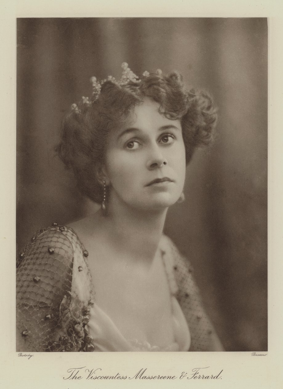 Die Viscountess Massereene und Ferrard (s/w Foto) von English Photographer