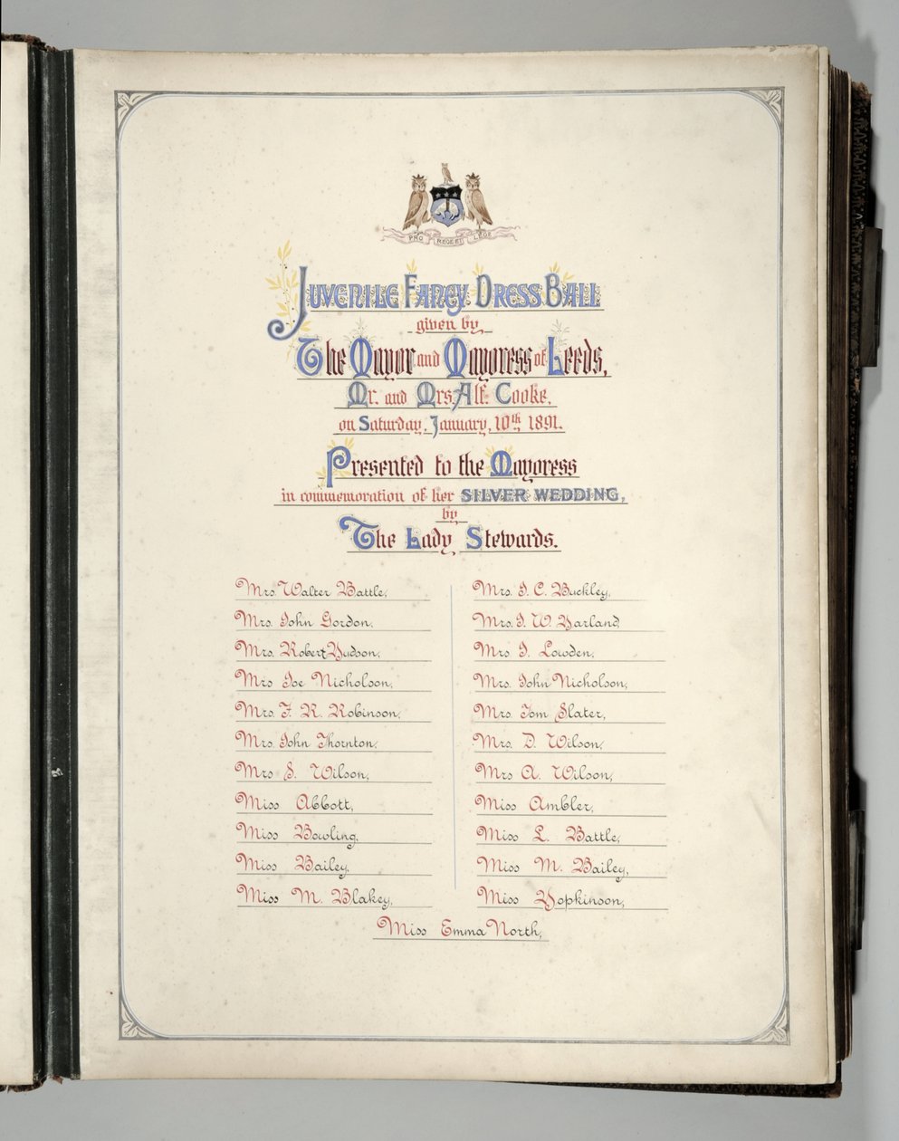 Frontispiz aus einem Souveniralbum des Juvenile Fancy Dress Ball, Leeds von English School