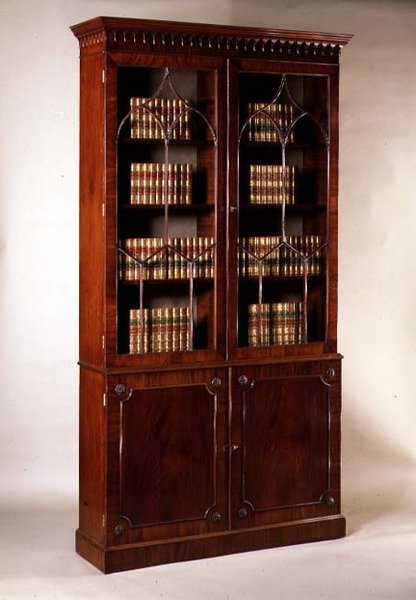 Bücherregal von George II von English School