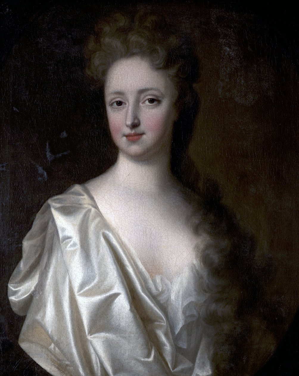 Porträt einer jungen Frau in weißem Satin von English School