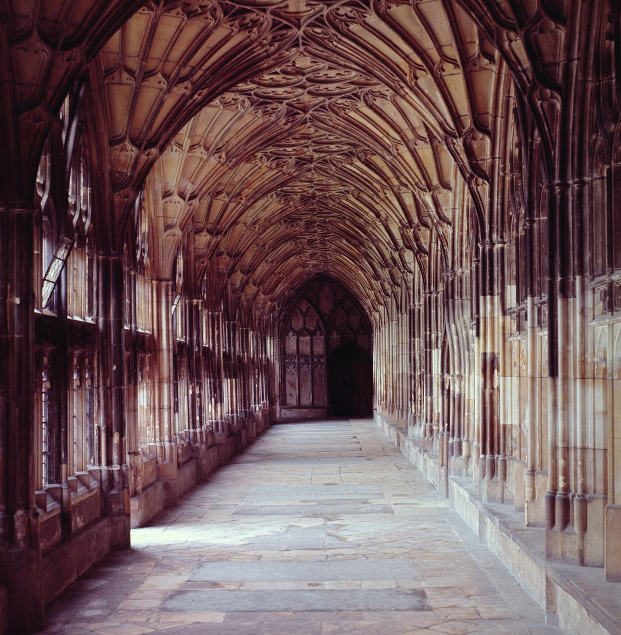 Ansicht der Kreuzgänge, ca. 1355 von English School