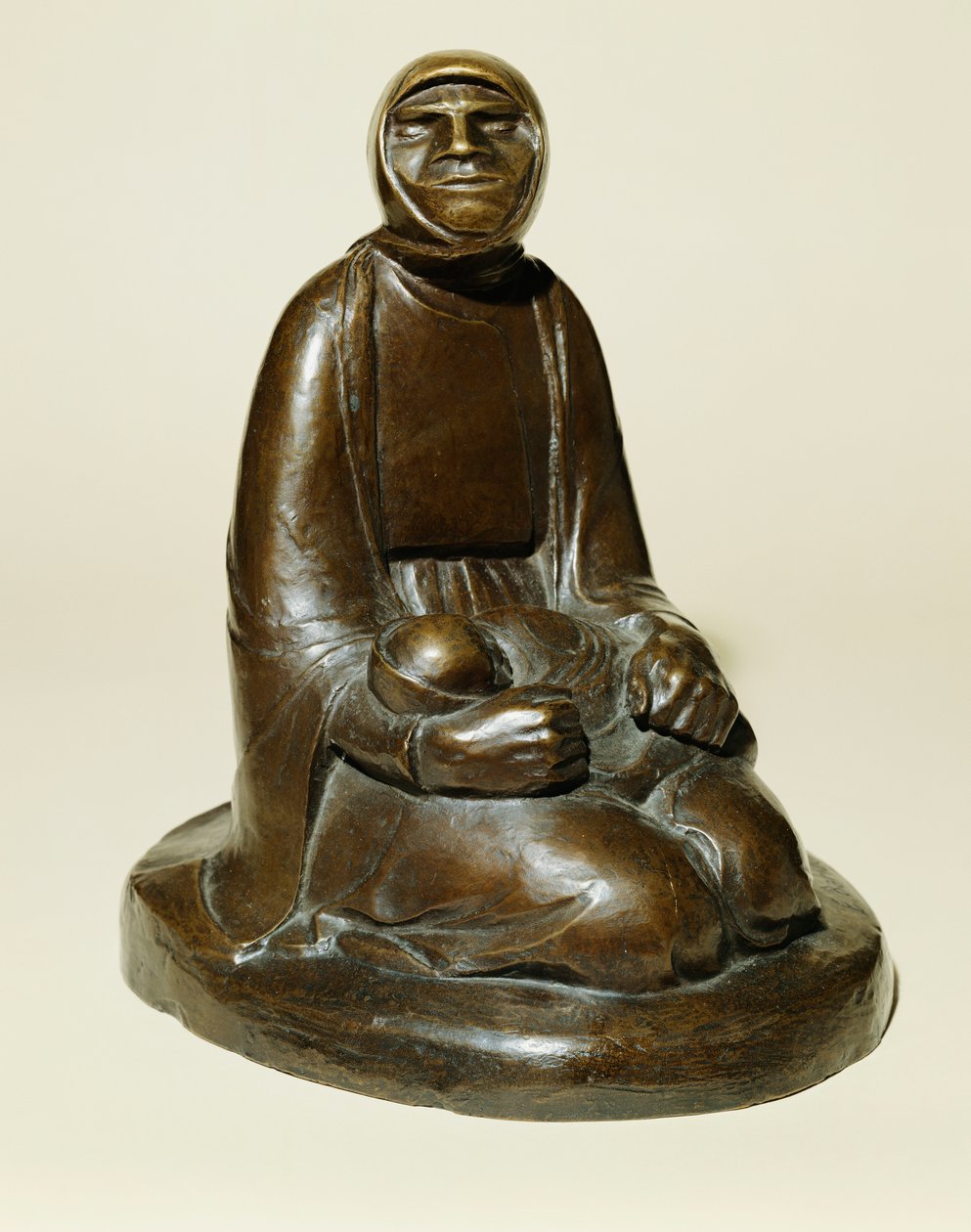 Bettlerin mit Kind (Blinde Bettlerin mit Kind), entworfen 1907 und gegossen 1930 von Ernst Barlach