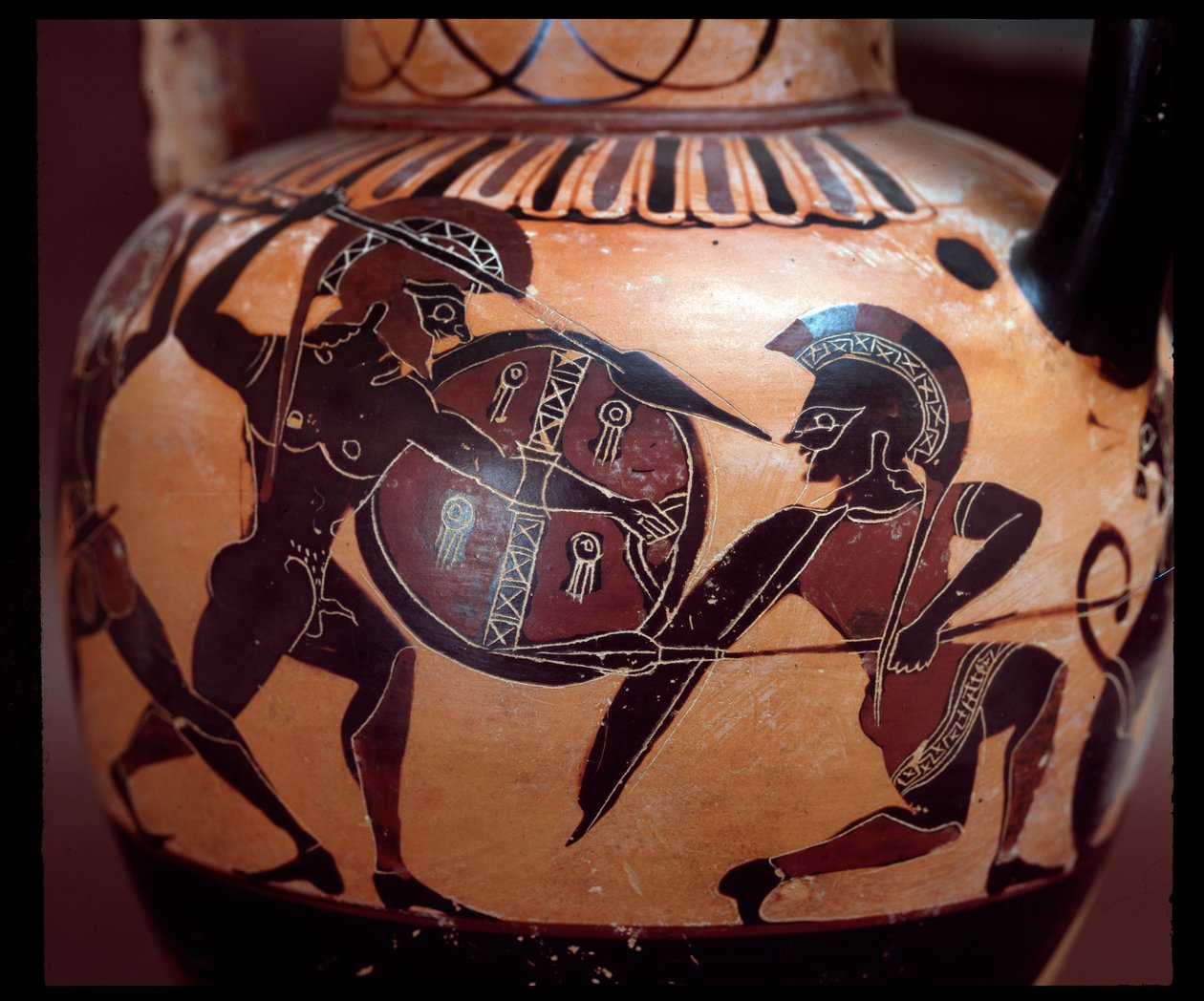 Terrakotta-Amphora mit Darstellung eines Duells zwischen zwei Soldaten, 520-500 v. Chr. von Etruscan