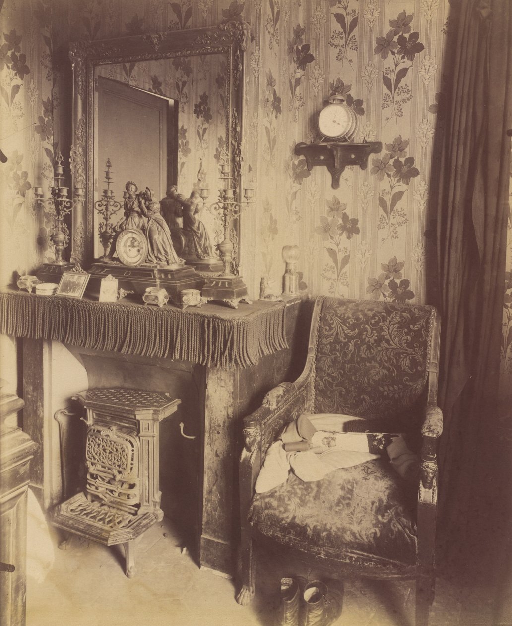 Innenraum eines Arbeiterhauses, rue de Romainville, 1909-10 von Eugène Atget